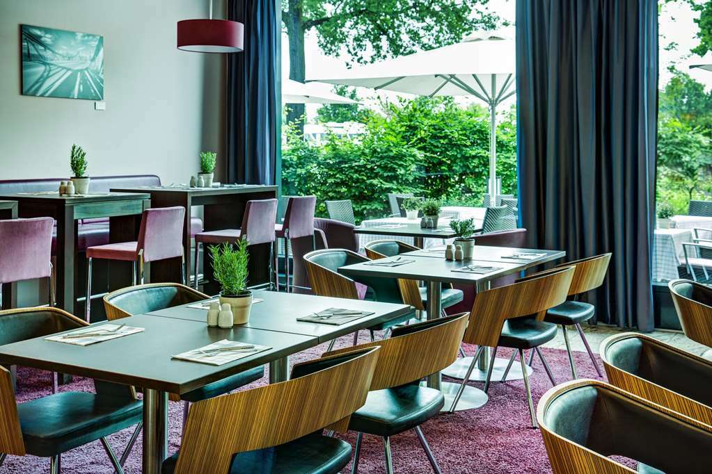 Intercityhotel Berlin Ostbahnhof Restaurant photo